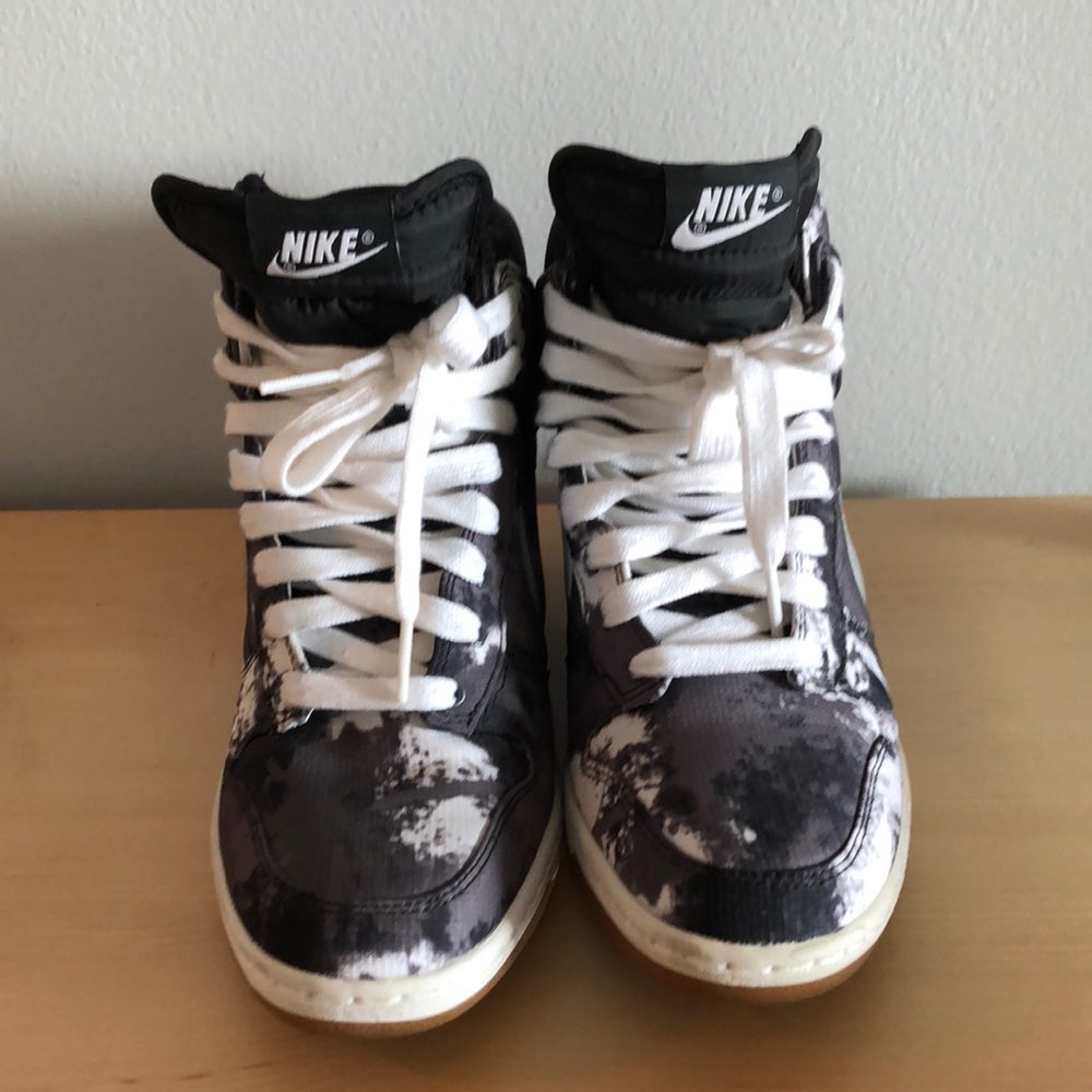 Nike Sky High wedge sneakers shoes US 8